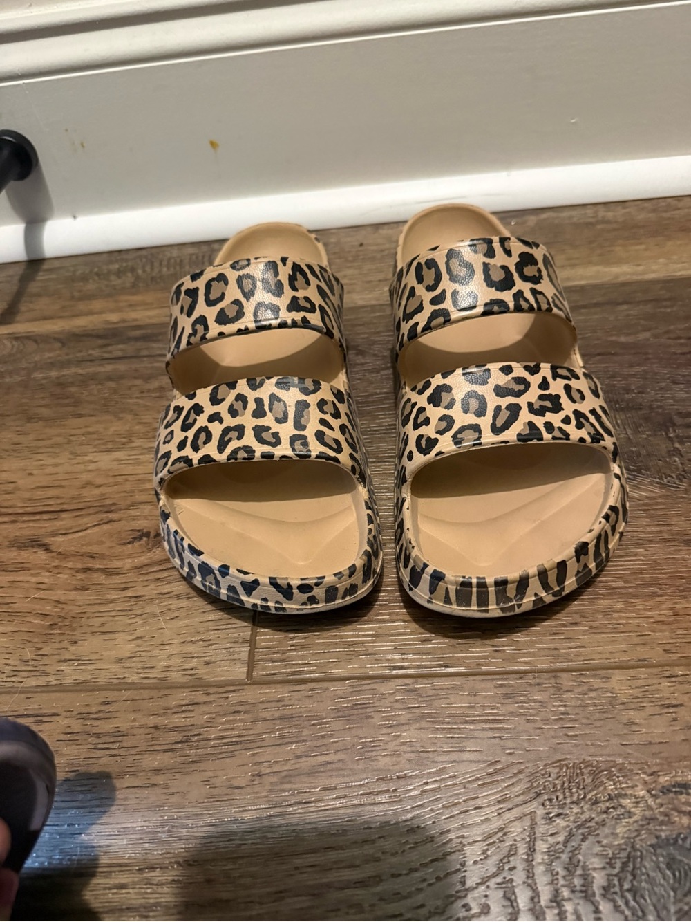 Women’s Leopard Print Rubber Slide Sandals - Size 8